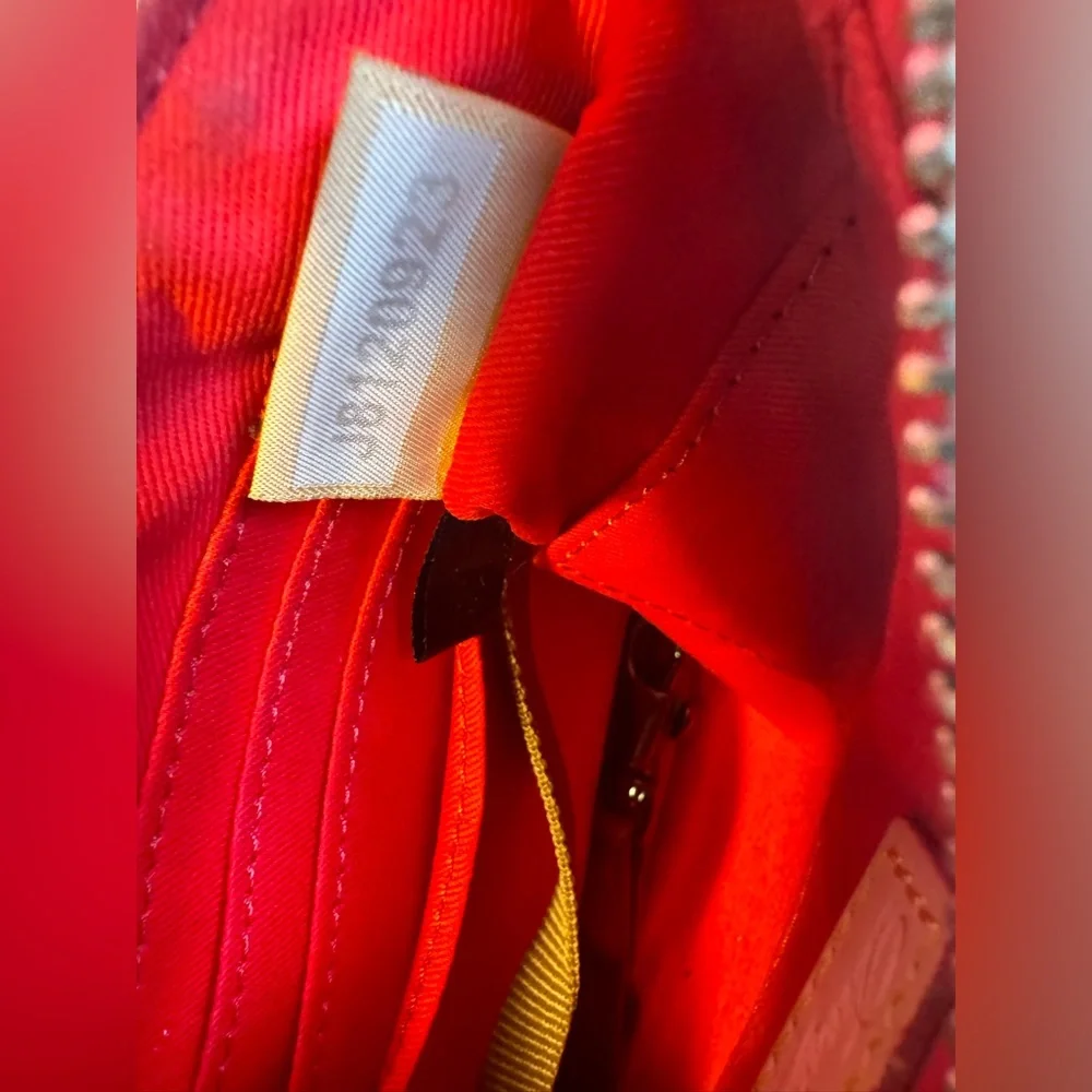 Dooney & Bourke Crossbody -Somerset Watercolors Floral- DISCONTINUED-Pristine! - Picture 6 of 9